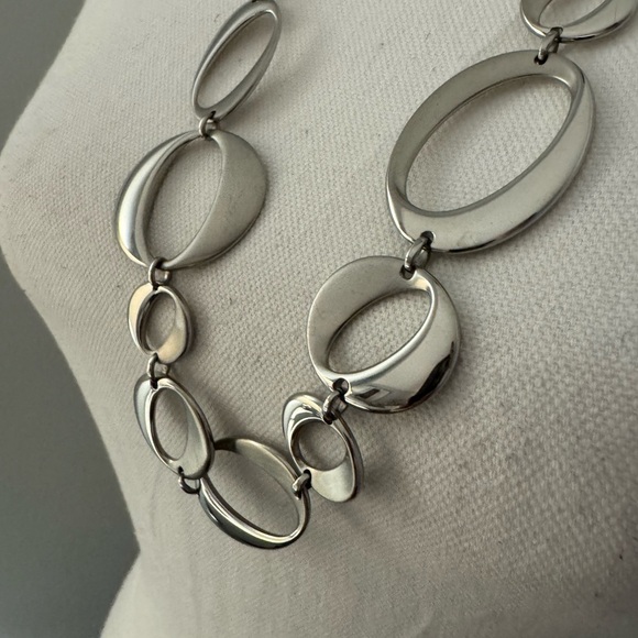 Silver Minimalist Circles Chunky Necklace. Lobster clasp 30” - Picture 3 of 7
